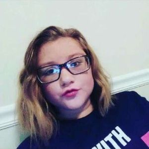 Meet your Posher, Alexis